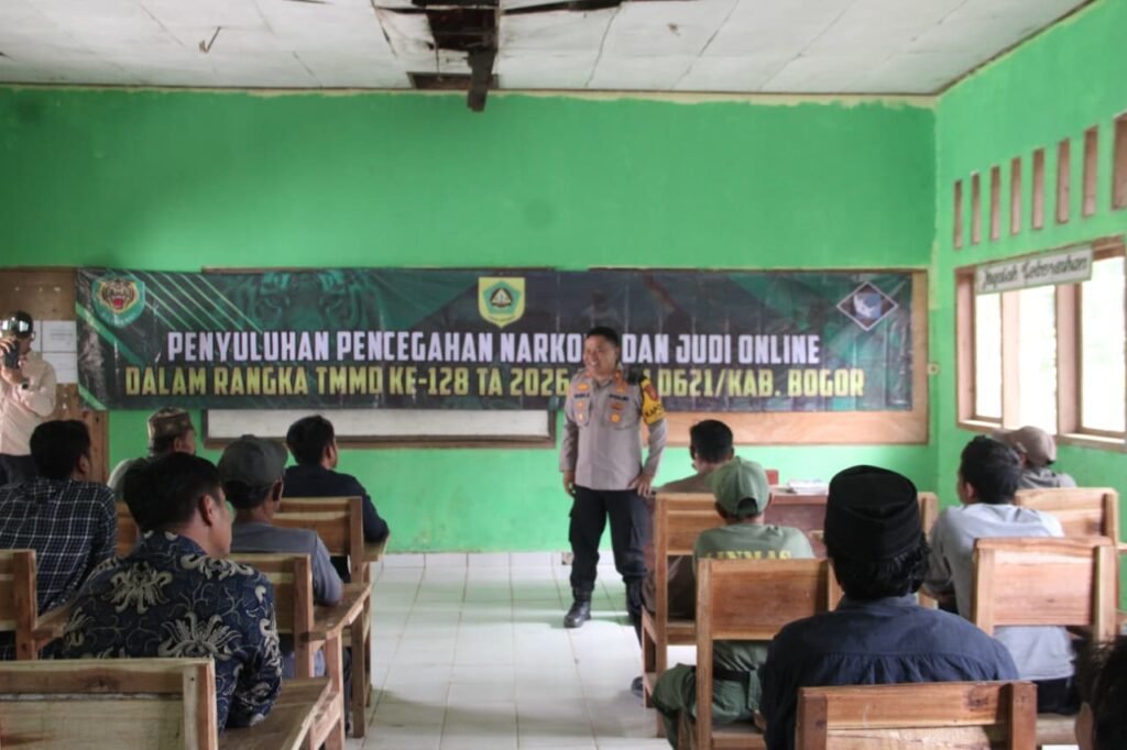 AKP Budi Sehabudin di TMMD Bogor Berikan Penyuluhan Kepada Masyarakat Desa Banyuasih