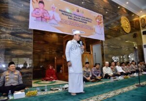 Binrohtal Bersama Ustaz Das’ad Latif, Kapolda Gorontalo Tekankan Pentingnya Mental dan Moral Personel
